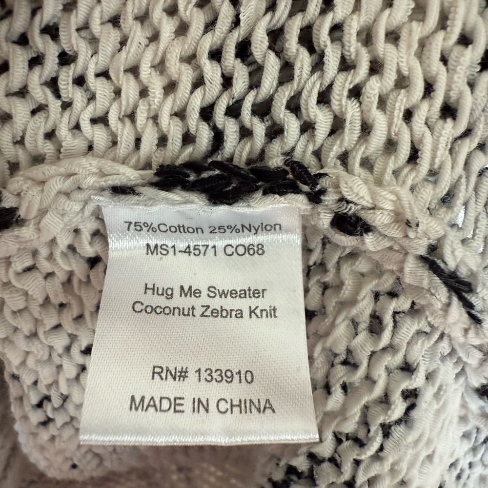 Show Me Your Mumu Women’s Zebra Print Hug Me Pullovers Sweater size XS NWOT - Picture 10 of 11